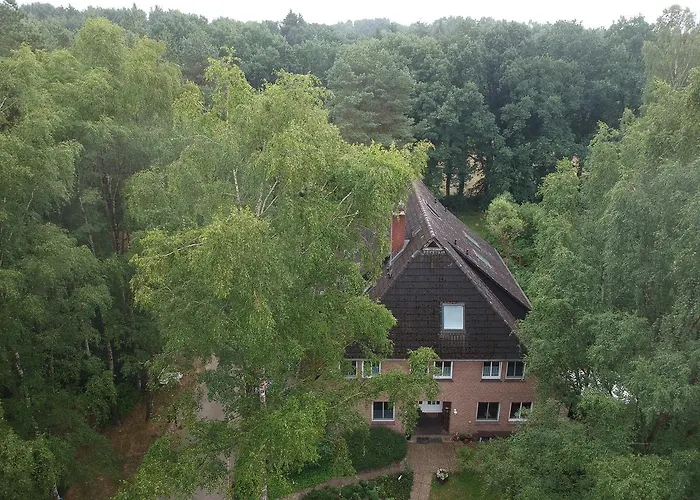 Bed & Breakfast 'das Kleine Landhaus' 3*